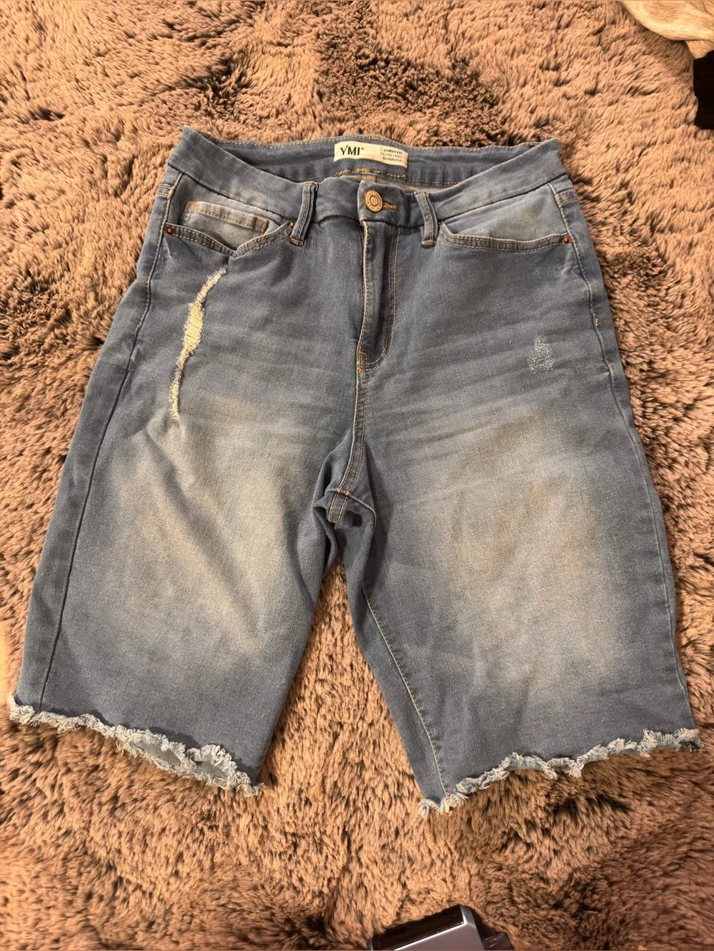 YMI Curvy & Lift Bermuda Shorts - Picture 1 of 3